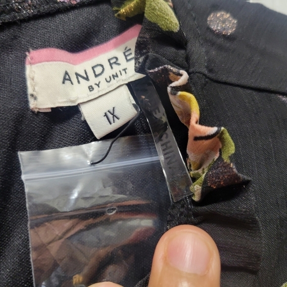 Andree By Unit Womens Floral Blouse Size 1X NWOT - Picture 3 of 7